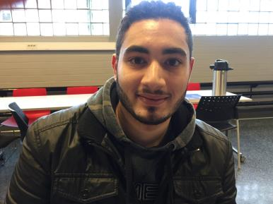 Presentasjon Mohammad Hasan Karami Student og frisør Jeg er aktiv, i godt humør og arbeidsom. Jeg liker å jobbe mye.