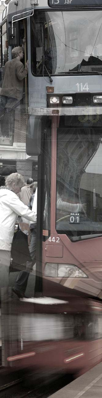 Løft for kollektivtransporten 10,5 mrd kr til tiltak for kollektivtrafikken, 12,5 % meir enn for 2006 5,46 mrd kr til investeringar, drift og vedlikehald på jernbanenettet 1,6 mrd kr til statleg kjøp