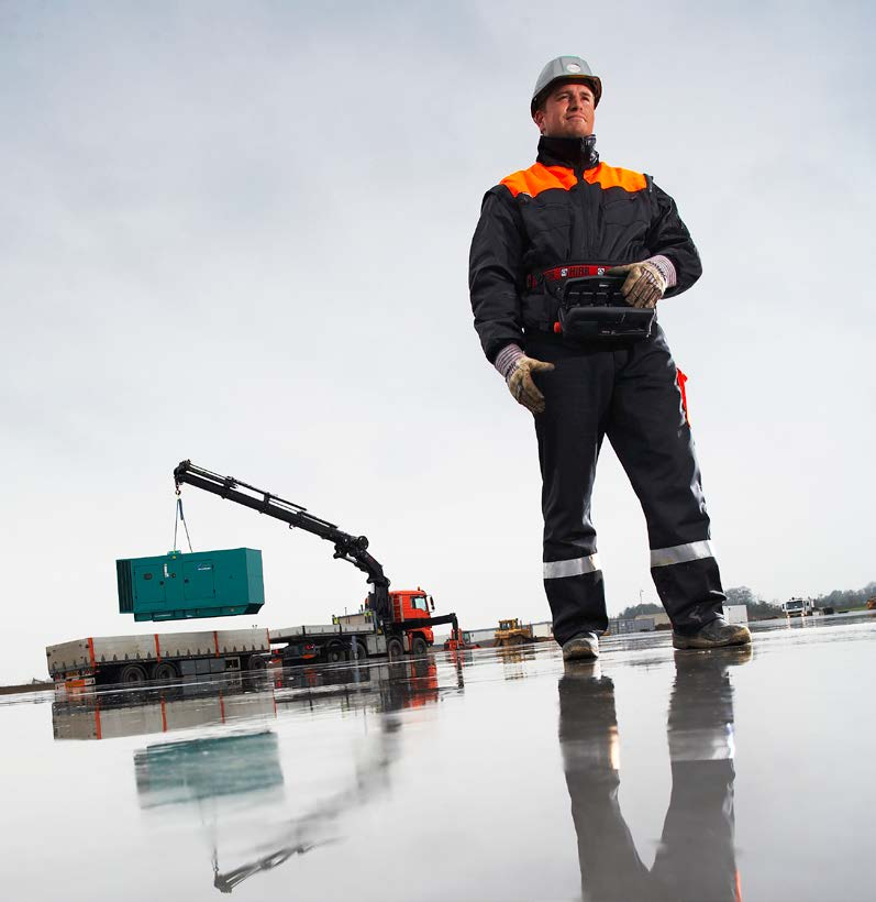 BUILT TO PERFORM Hiab er verdens ledende leverandør av utstyr til godshåndtering for veitransport.