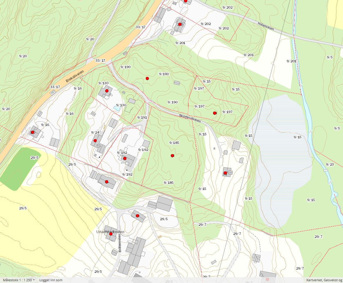 Side 2 av 16 FORUTSETNINGER 2.1 Planområdet Planområdet er på ca 9600 m 2 (bygg og grøntareal 5000 m 2, parkering/vei 4600 m 2 ). Eksisterende avrenningsmønster er vist med piler i figur 2.