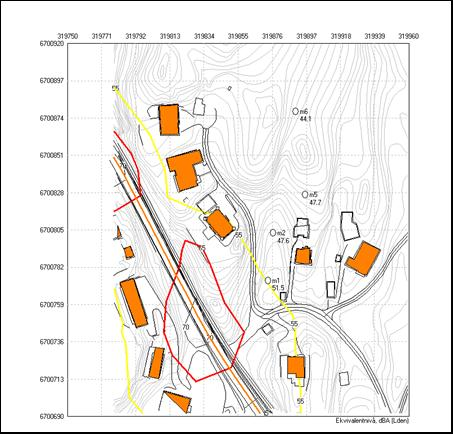 4. Resultater og konklusjon Fig. 1: Beregnet støy fra fylkesvegen i 2011 4.1 Støy fra fylkesvegen. Nedre deler av bustadområde kjem i følgje berekningane nett innanfor gul sone. Dette gjeld då tomt 1.