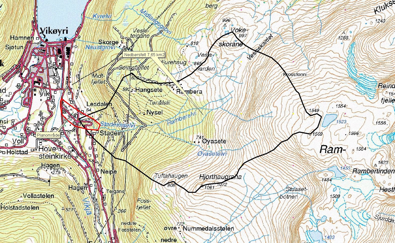 1. Innleiing 1.1. Geografisk plassering Stadheimselvi drenerer fjellområdet ved Hjorthaugrana (1061m.o.h.) og Rambere (1569 m,o.h.). Figur 1: Nedbørsfelt til Stadheimselvi og planområdet 1.2.