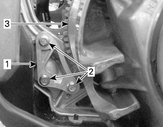 VEDLIKEHOLDSPROSEDYRER ADVARSEL Hvis sikringen har gått, må årsaken til feilen finnes og rettes før motoren startes på nytt. Kontakt en autorisert LYNX-forhandler for vedlikehold. mmo2009-003-013 1.