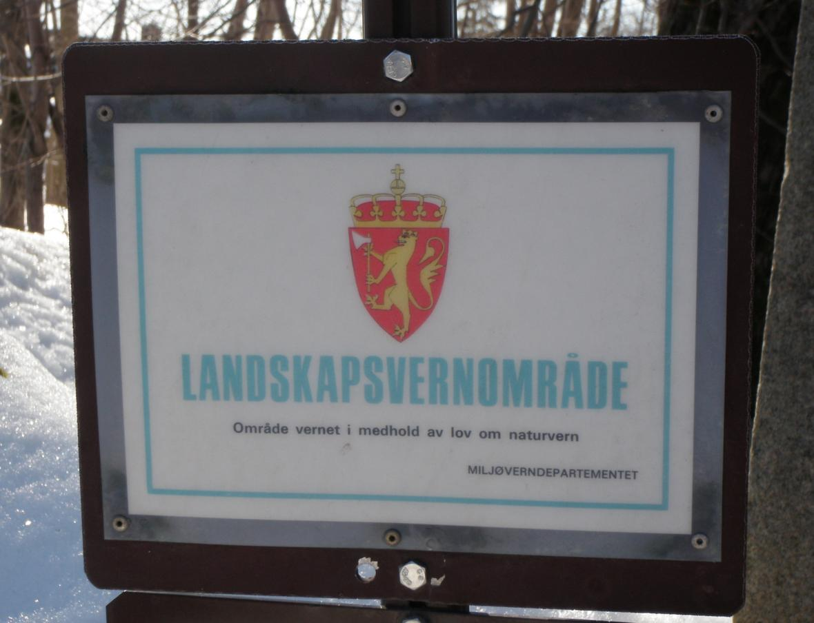 5. Saksbehandling Foto Cathrine Restad Som tidligere nevnt er Søndre Jeløy landskapsvernområde hjemlet i naturvernloven, som i 2009 ble erstattet med naturmangfoldloven.