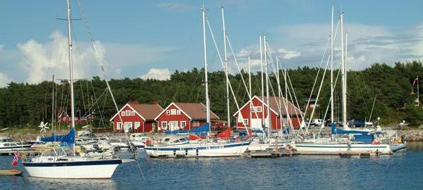 OSLOFJORDEN INNSIGELSER Etablering av fellesbrygge for boliger på en bilfri øy. I konflikt med nasjonalt viktig ålegresseng. MD: Bryggen godkjennes.