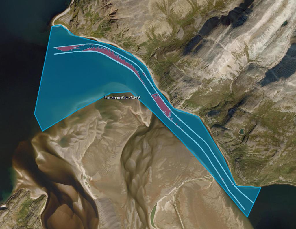 Figur 4 Området markert med blått er på rundt 3 500 000 m2. Områdene (rødt) som skal utdypes er på 160 000 m2. Totalt er det rundt 4 til 5 % av arealet i Lavvonjárgsundet som blir berørt.