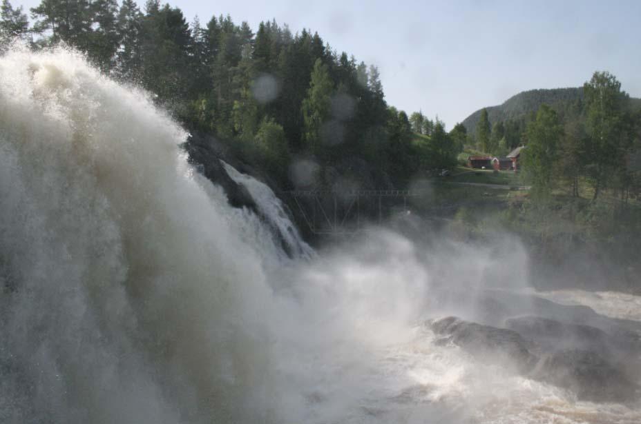 Norge har store fornybarressurser tilgjengelig Ca 40 TWh vannkraft-ressurser tilgjengelig utenom verneplaner 22 TWh vindkraft er meldt til NVE plass til ca 15 TWh i nettet Ca 25 TWh bioenergi - herav