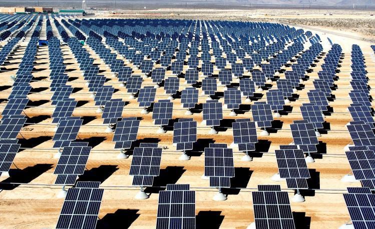 Miljøsubsidier som «svir» For å øke produksjon av fornybar energi innførte mange land subsidier til større solcelleanlegg, noe som tiltrakk mange utenlandske investorer Det viste seg at