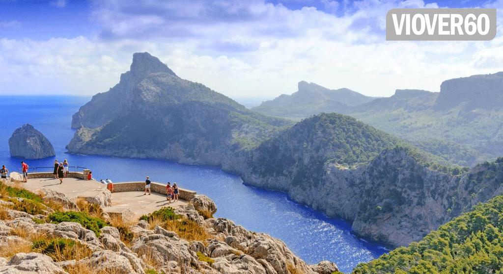 1 FOTTURER PÅ MALLORCA Bli med oss til vakre Mallorca når vi skal oppleve vandringer gjennom små landsbyer, hager med appelsintrær, eikeskoger, langs kysten og opp i fjellene.