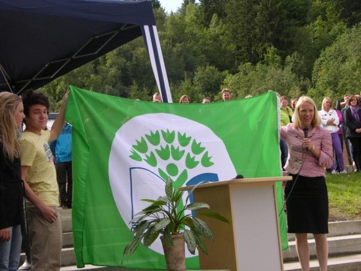 Grønt Flagg i Trondheim TK har i dag 55 skoler og 152 barnehager som er registrert/sertifisert med Grønt Flagg ( 53 skoler,144 bhg) To skoler er ikke sertifisert ( Huseby og Okstad skole) Pr.