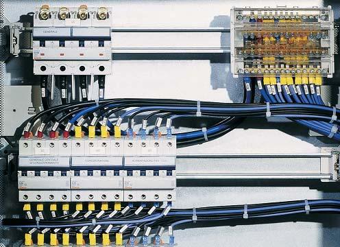 52 FS Hvorfor Stort utvalg Arbeidsområde fra -25 til +60 Høy kvalitets materiale PA12 (strips for utsatte områder) Vinklet for bedre tak Kompakt hode gir redusert størrelse og raskere/enklere