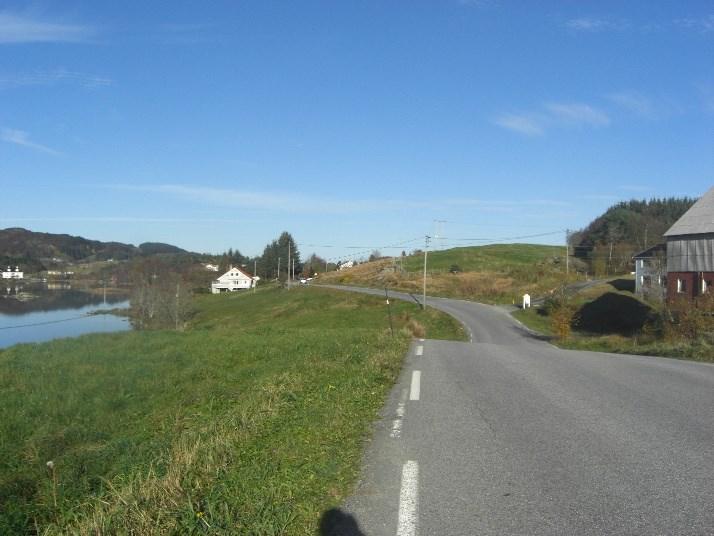 Frå Sveio til og med Nordskog bør det vera sykkel- og gangsti langs fylkesvegen eller at deler av eksisterande veg blir brukt til sykkel- og gangveg.