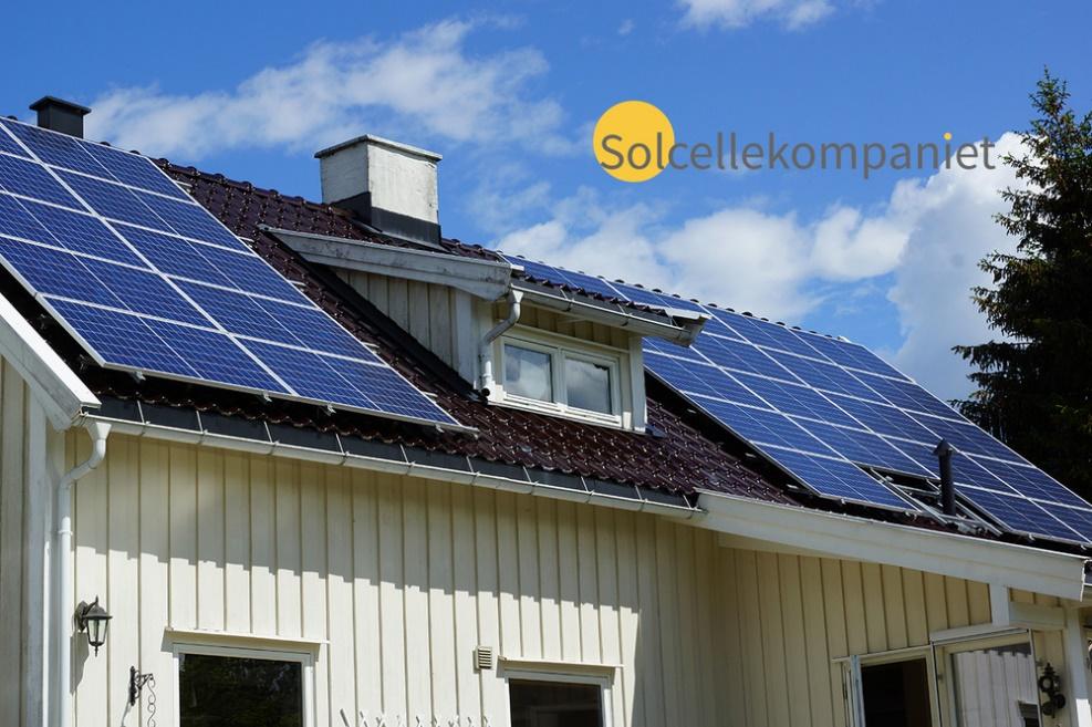 Solceller produser egen strøm på taket. Du kan bli plusskunde.