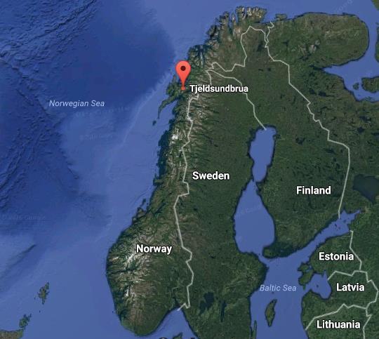 2 Beskrivelse av Tjeldsundbrua Geografisk beliggenhet Tjeldsundbrua ligger i Troms fylke mellom