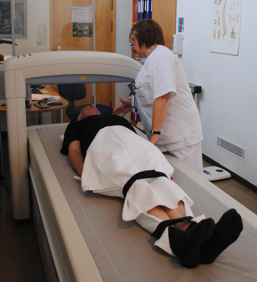PARTICIPANTS AND METHODS Figure 8. Measurements of dual-energy x-ray absorptiometry by scanning of the total body at Ullevål hospital. Private photo by permission. 4.
