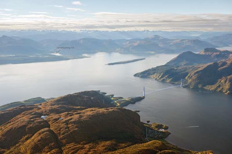 Ferjefri kryssing av Romsdalsfjorden E39 Romsdalsfjorden (Vik Julbøen) Redusert kostnad med 1,9 mrd. kr fra 16,4 mrd. kr til 14,5 mrd.