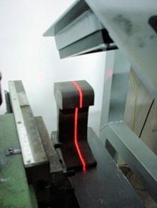 Laserlys og kamera måler fra 6 optiske stasjoner montert under målevogna Fire typer målesystemer ombord : Optisk system (laserlys/kamera) Sporvidde, høydegeometri, baks (sidegeometri)