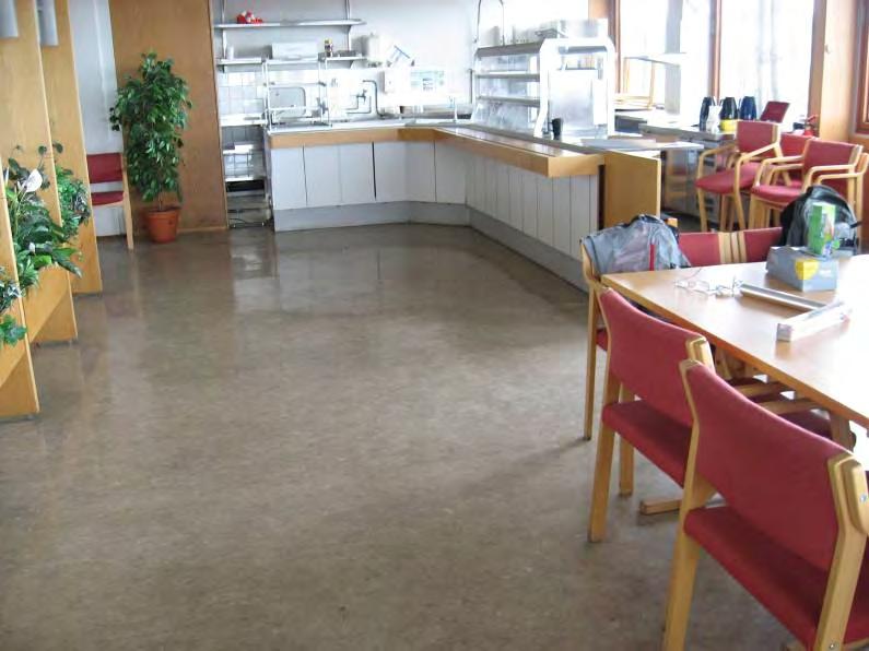 Miljøsaneringsbeskrivelse for toaletter og kantine i HFbygningene på Blindern, UiO 3.4 Gulvbelegg med ftalater Funn: PVC-gulvbelegg er benyttet på gulv i kantine.