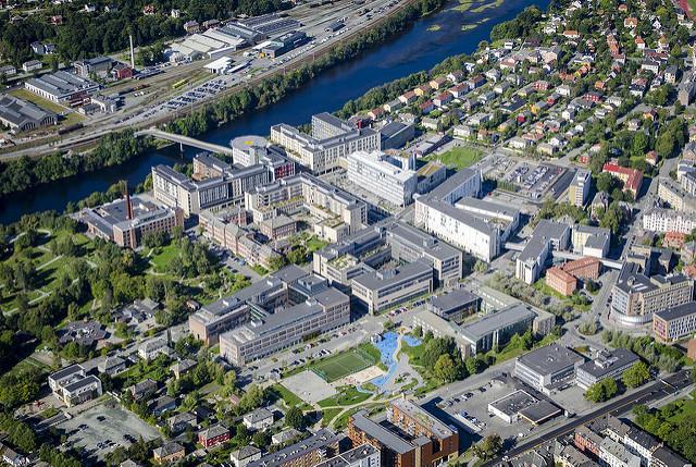 St. Olavs Hospital HF St. Olavs Hospital HF Universitetssykehuset i Trondheim eies av Helse Midt-Norge RHF og er integrert med NTNU, Norges teknisknaturvitenskapelige universitet.