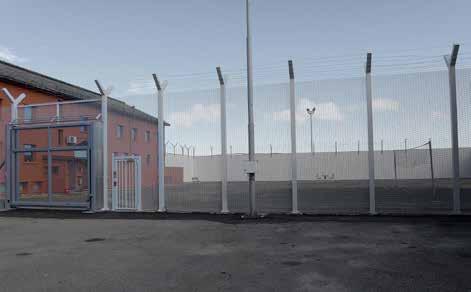 Besøk i 2016 33 Flere av cellene i Vadsø fengsel manglet eget toalett. De innsatte kunne be om å bli låst ut for å bruke toalett om natten.