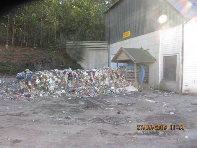 Ved å blande farlig avfall med restavfall er det ikke mulig å si noe konkret om mengdene farlig avfall i restavfallet.