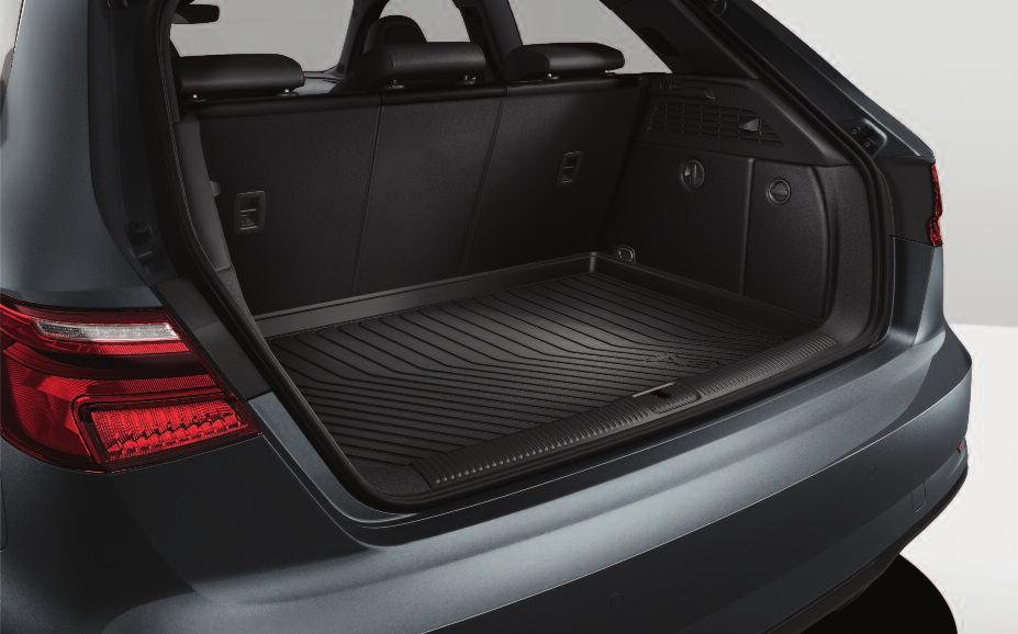 Med dette tilbehøret blir din Audi A3 enda mer tilpasset dine individuelle krav og behov. Bagasjeromsmatter Vaskbare, sklisikre og syrebestandige bagasjeromsmatter med 5 cm høye kanter.
