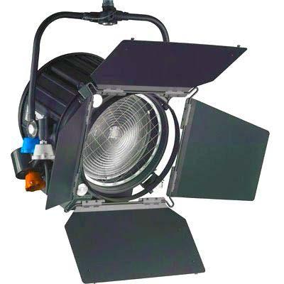 LYSKASTERE Det finnes mange ulike typer lyskastere, med mange ulike typer lamper og effekter til bruk på scener.