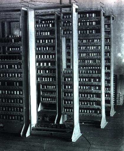 Maurice Wilkes EDSAC Electronic Delay Storage Automatic Calculator kjørte første program