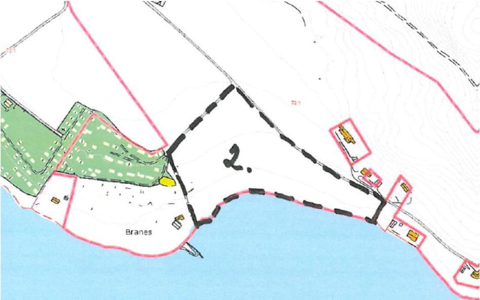 Det er ikke kjente forekomster av kvikk leire (jamfør kvikkleirekart ngu.no). 2.2 Planlagte tiltak Område 1. Forlengelse av eksisterende molo inntil 100 meter. I dag er det godkjent 20 båtplasser.