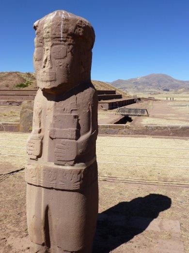 Fra morgenen blir vi med til et av inkaenes mest hellige templer Sacsayhumanan, der steiner på opptil 200 tonn er satt sammen uten å kunne få en synål imellom.