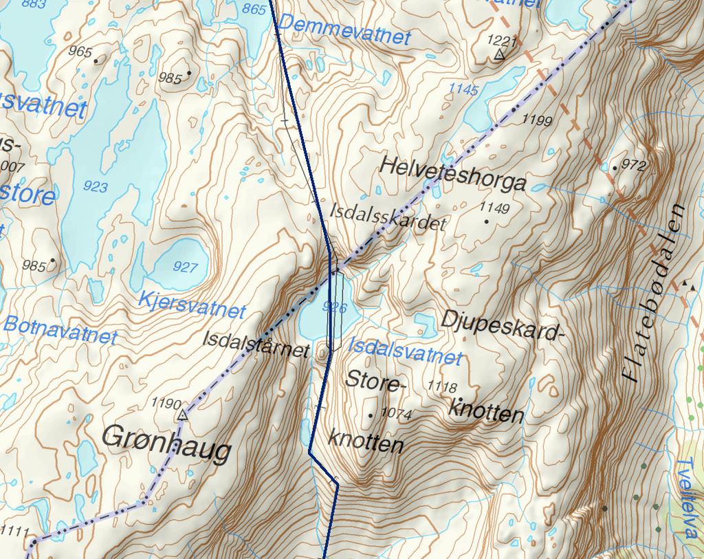 3.3.1 Høyfjellspartiet ved Isdalsskardet Traseen når ved toppen sitt høyeste punkt på 1080 moh (Figur 7), og det ble under befaring opplyst om at det ved flere anledninger har vært nødvendig å fjerne