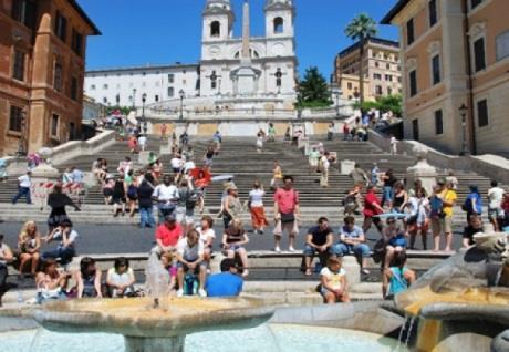 Dag 3 Byvandring i det historiske Roma (F) Etter frokost viser vår guide oss de mest kjente severdighetene i sentrum av Roma. Vi besøker bl.a. Spansketrappen, Pantheon og Piazza Navona.