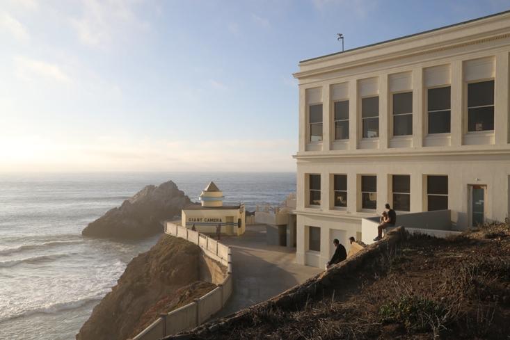 Mange vil benytte anledningen allerede i dag til å kjøre over Golden Gate Bridge, som ligger på nordsiden av byen. Vi anbefaler å kjøre opp i åssiden på nordvestsiden av broen, langs Conzelman Road.