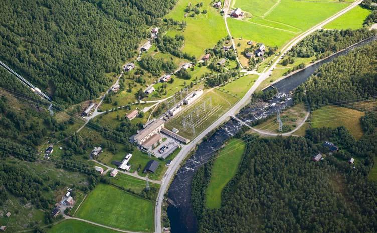 I kraftstasjonen Hol 1 er ett av i alt fire aggregater skiftet ut i 2009. E-CO har sammen med EB vedtatt å utvide Embretsfoss kraftstasjon i Modum kommune.