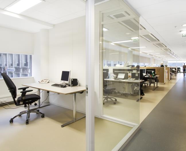 Arbeidsplassen 5. Individuelt kontor Multirom kan innredes til individuelle plasser til arbeidstakere som av helsemessige årsaker har særskilte behov.