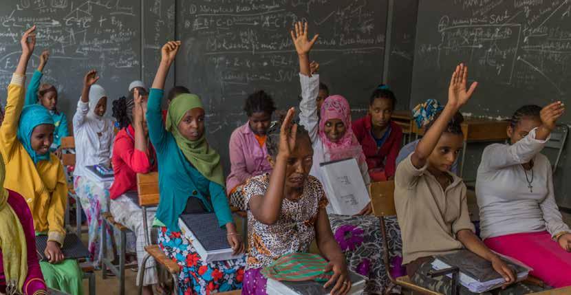 fattige jenter skolegang, samt mentorprogram som motiverer dem til å bli endringsagenter og ledere i sine lokalsamfunn. Siiqqee er en organisasjon som ble etablert i 1997.