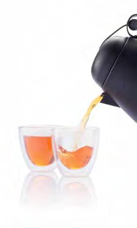Lag 1 liter med deilig te med silen som er lett å løfte opp og låse, slik
