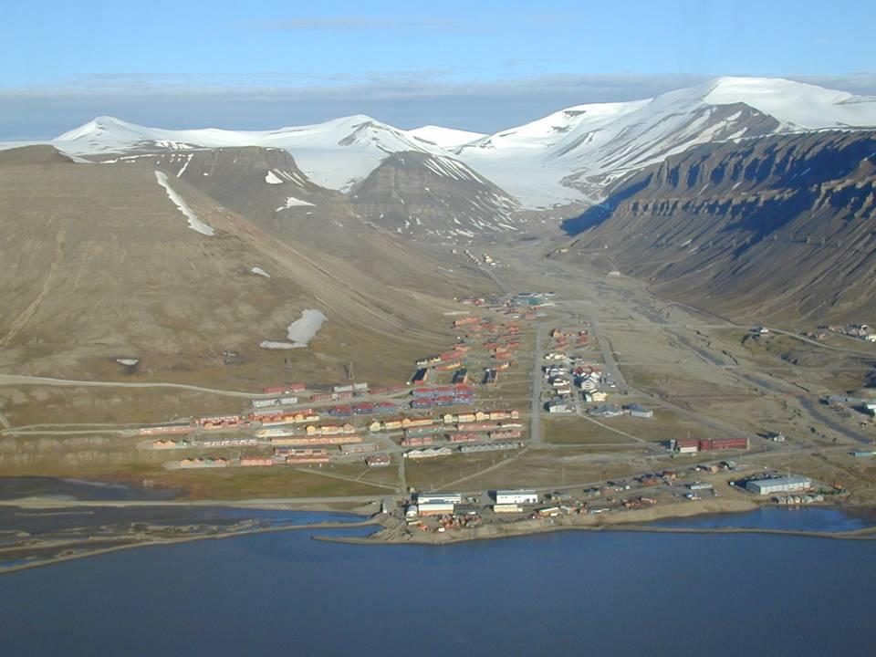 CRYOSLOPE Svalbard Climate change effects on high arctic mountain slope processes and their impact on traffic in Svalbard Konsept: -) Første systematiske registrering av skråningsprosesser (vinter og