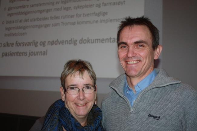 Fra venstre: Lisbeth Remlo, Karl Johan Olsen 1.1 Kunnskapsbasert praksis USHT skal bidra til at hjemmetjenester og sykehjem arbeider kunnskapsbasert.