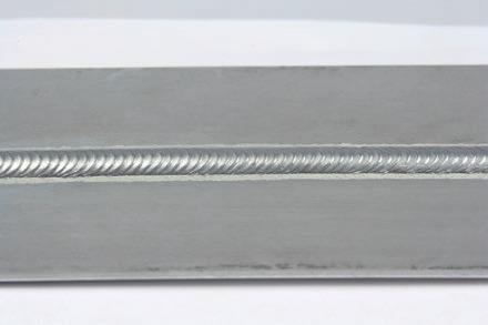 reproduserbar sammenføyning av aluminium med kort