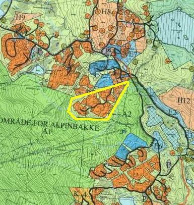 Som følge av at eksisterende atkomstveg mellom eiendommene 93/168 og 93/149 er svært bratt (18 %), er det fremmet innspill om en supplerende atkomst til de vestlige tomtene i reguleringsplanen.