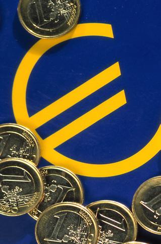 EØS-guiden 5 Slipper euro: EØS omfatter ikke EUs pengeunion, budsjettkrav og euromynten. (Foto: EU.) EØS omfatter blant annet ikke: Pengeunionen og rentepolitikken med fellesvalutaen euro (ØMU).