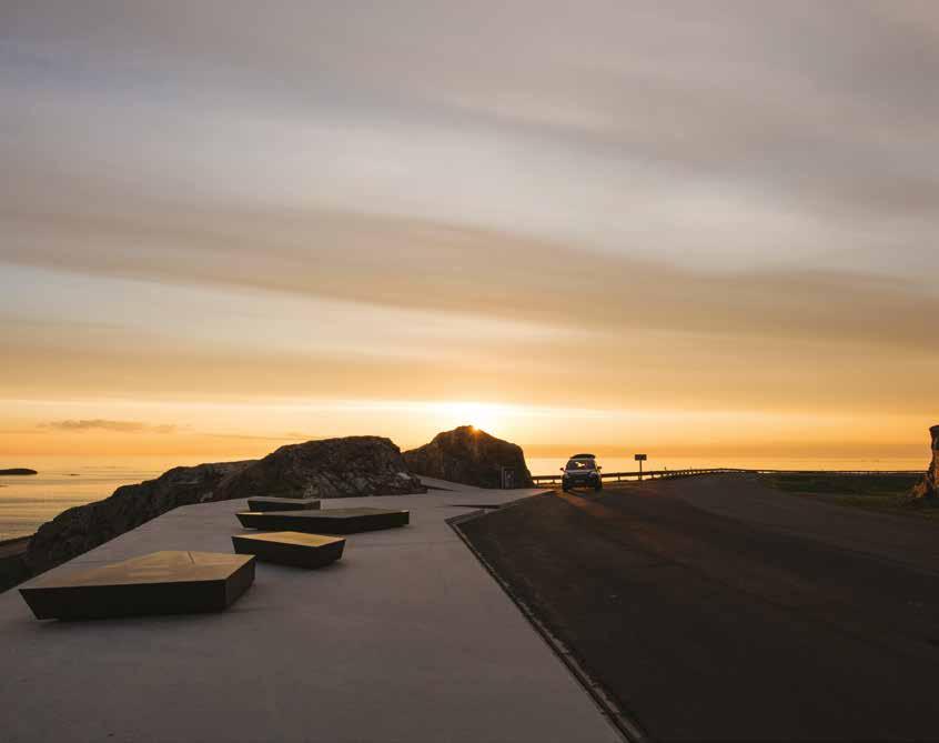 ANDØYA Where the oceans comes ashore På Andøya kan du vandre langs noen av Norges flotteste strender og se utover blikkstille hav med midnattssola som eneste selskap.