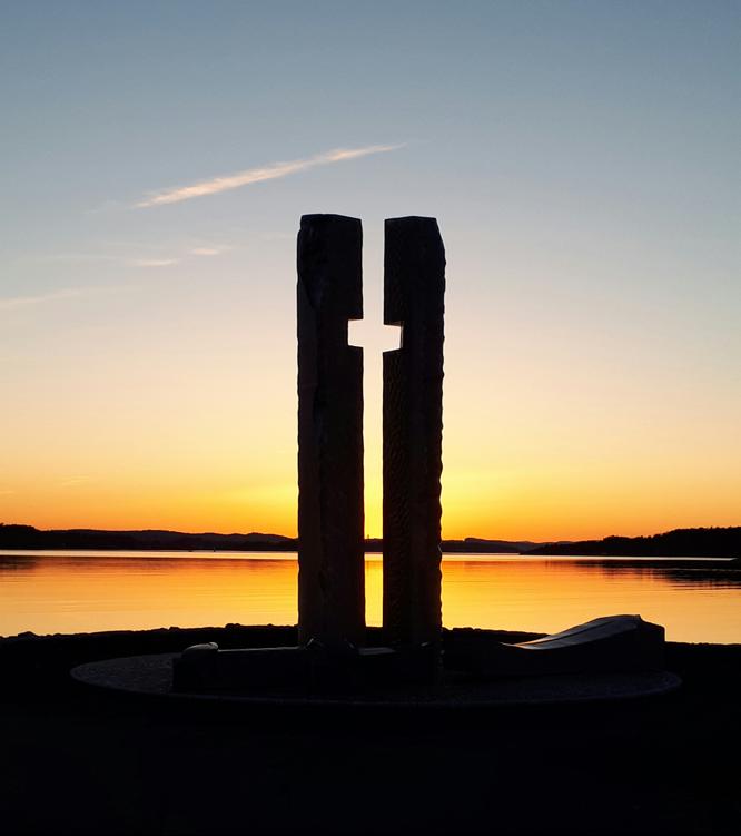 Korset i Helgeroa I Helgeroa i Vestfold ble det på olsokdagen 29. juli 2016 avduket et kors som er åtte meter høyt.