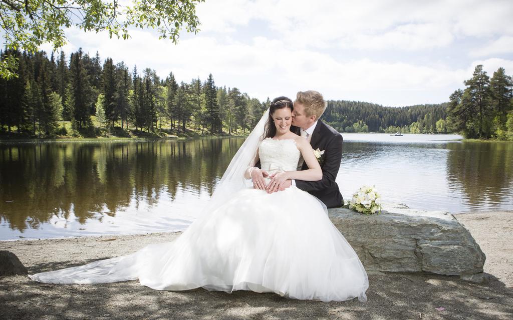 planleggingstime, fotografering på lokasjon, visningstime og PDF med vannmerke Bryllupsbilder og fotografering under vielse (3 timer) 6500,- Inkl.