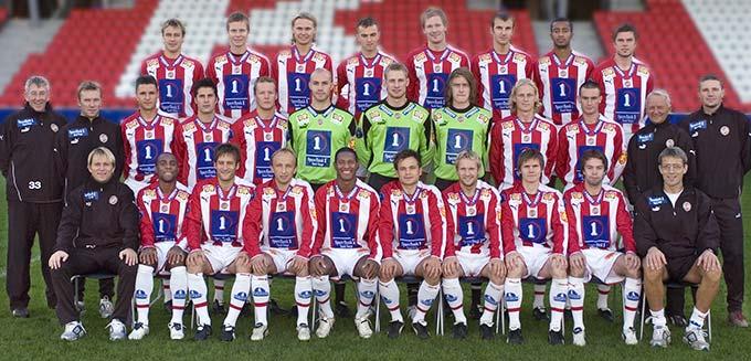 TIL i 2005 Fotball hurtig voksende global underholdningsindustri 2005-stallen: 10 ulike nasjoner Råvareflyten: TIL 24 grenseoverganger