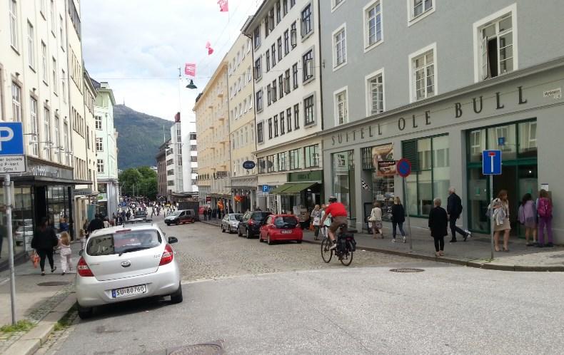 Utgangen fra Klostergarasjen i Markeveien har gitt bilister god tilgang til sentrale byområder.