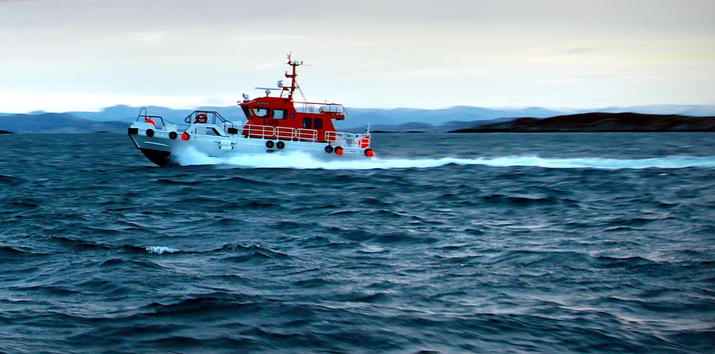 Lostjenesten bidrar til å trygge ferdselen på sjøen. (Foto: Olav Helge Matvik/Kystverket) Det ventes at også 2017 vil bli et vanskelig år for den maritime næringen.