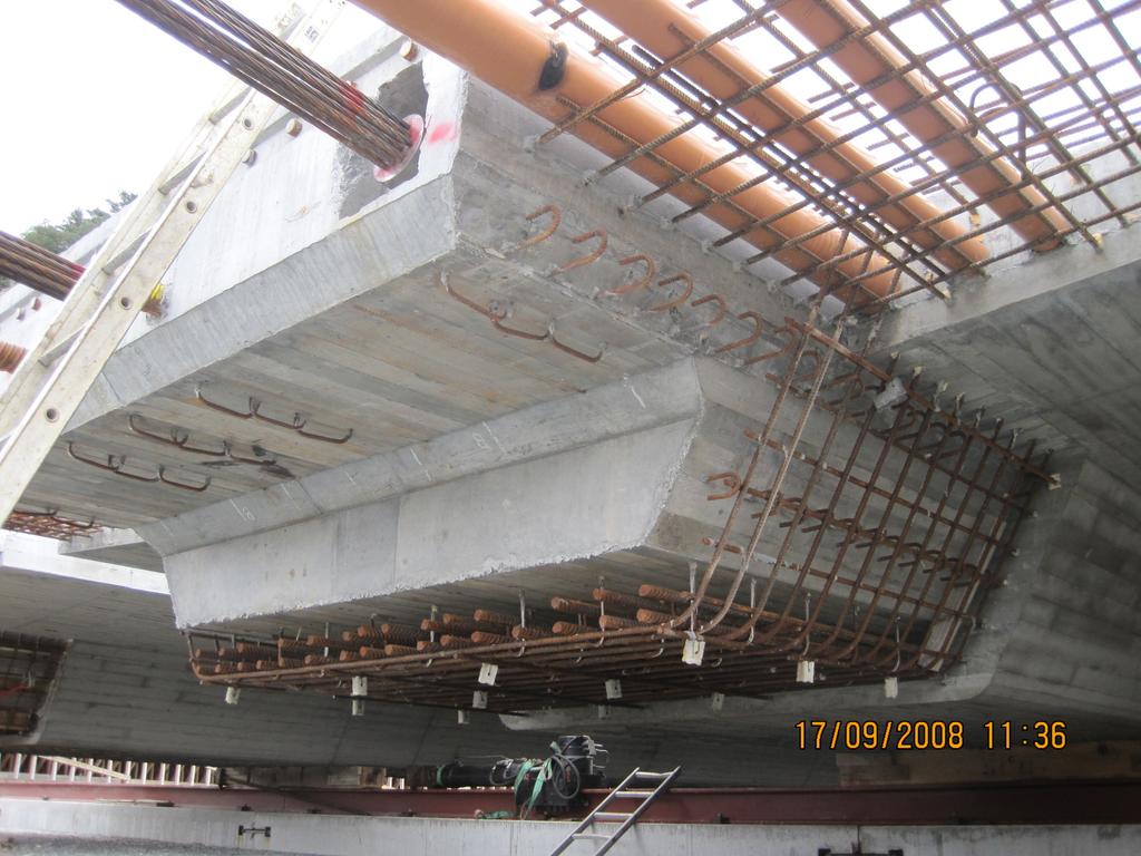 Bedre kvalitetskontroll: Etablerte rutiner ved fabrikkproduksjon. Kjent betongleverandør, kort betongtransport.