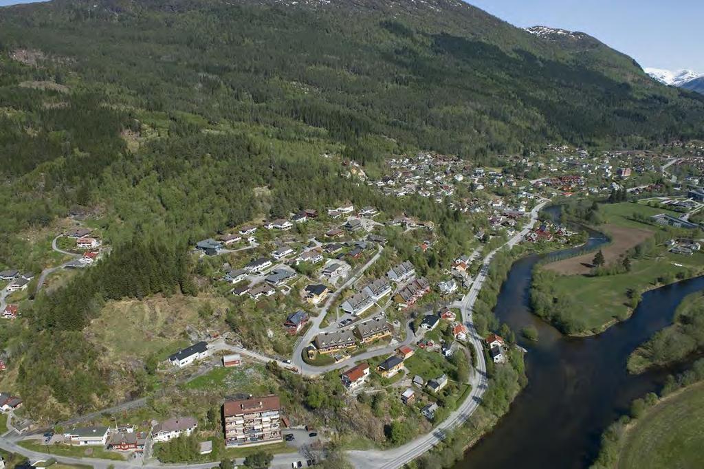 Angedalsvegen 29 Kjem ut i Angedalsvegen i nærleiken av hus nr 29 i eit område der det ikkje er busetnad i dag. Nøyaktig plassering av påhogg må vurderast.